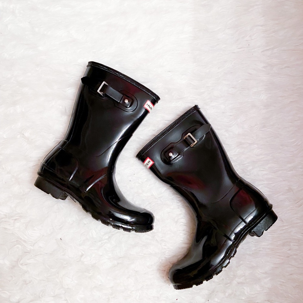 Hunter classic short glossy rain boots (not flat black)